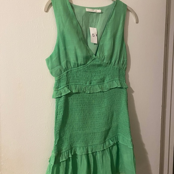 Lush Green Dress *DONATING FRIDAY* - Picture 1 of 2